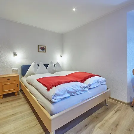 Zum Turm 4 萨尔巴赫