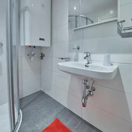 Zum Turm 4 萨尔巴赫